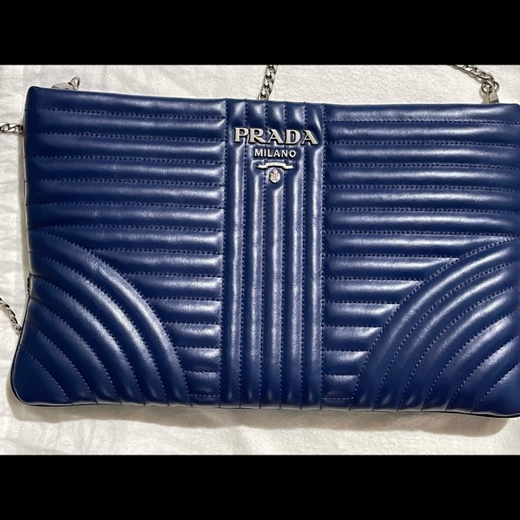 🔥 New Authentic Prada Diagram Navy Clutch 🔥 - Picture 3 of 11